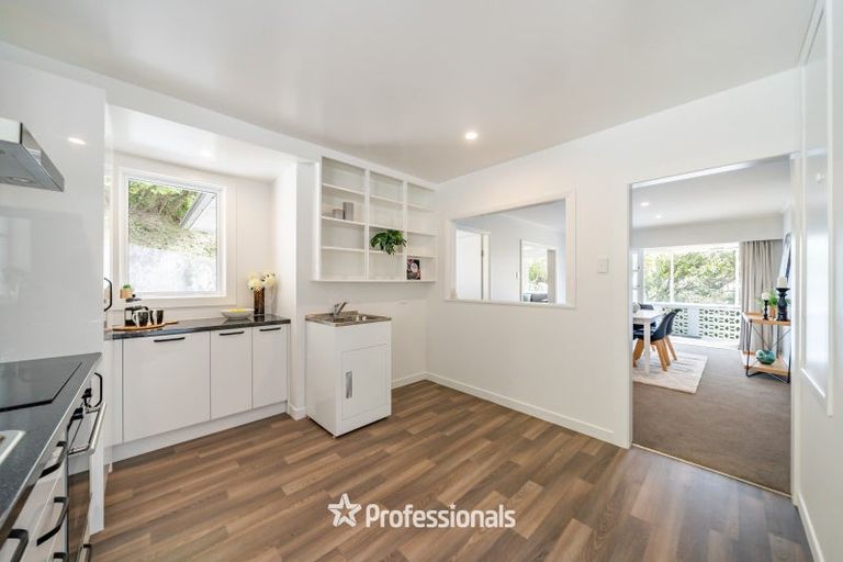 Photo of property in 11 Hill Grove, Naenae, Lower Hutt, 5011
