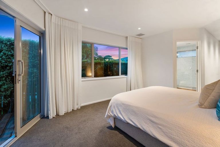 Photo of property in 1/2 Rahopara Street, Castor Bay, Auckland, 0620