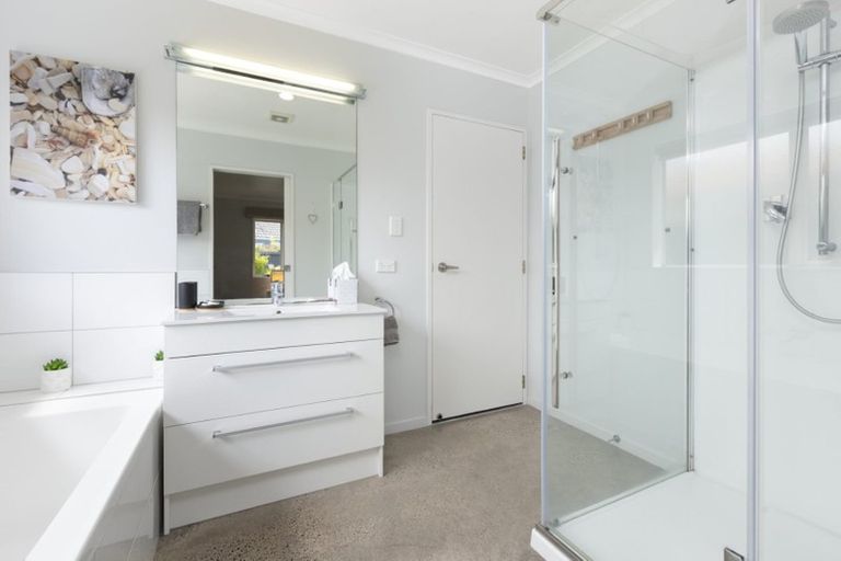 Photo of property in 781 Grenada Street, Papamoa Beach, Papamoa, 3118