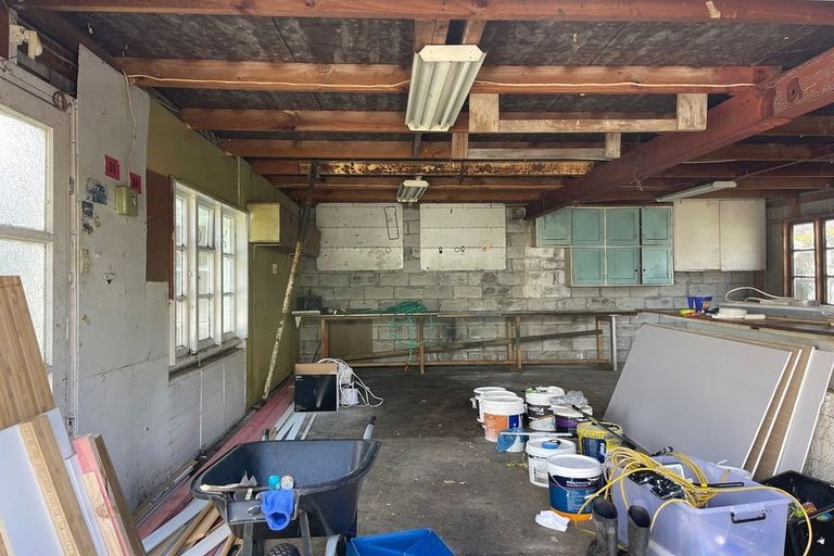 Photo of property in 4 Gibbs Crescent, Wainuiomata, Lower Hutt, 5014