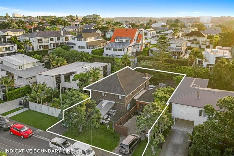 Photo of property in 22 Muritai Road, Milford, Auckland, 0620