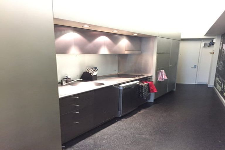 Photo of property in Gerondis Bldg Apartments, 112/60 Willis Street, Wellington Central, Wellington, 6011