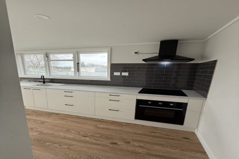 Photo of property in 1 Robertshawe Crescent, Dannevirke, 4930