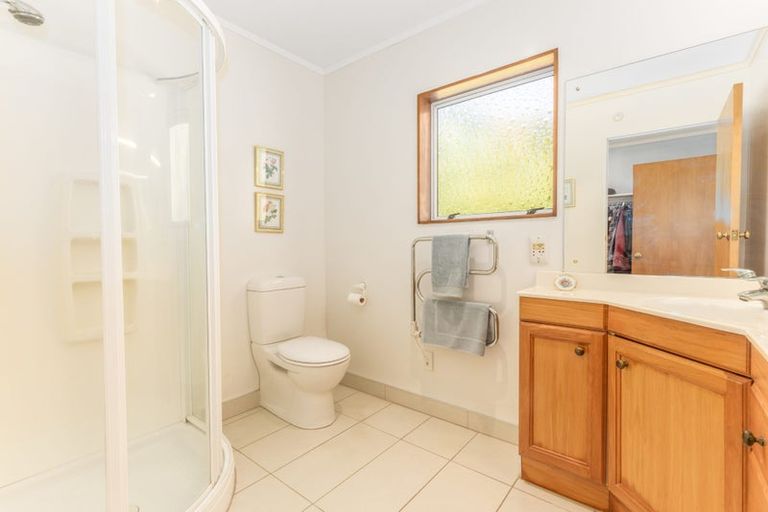 Photo of property in 12 Ngarara Road, Waikanae, 5036