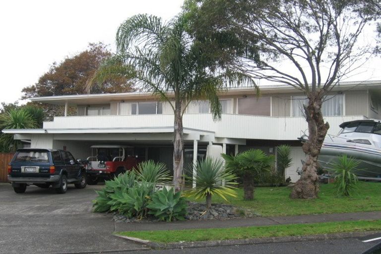 Photo of property in 15 Treeway, Sunnyhills, Auckland, 2010