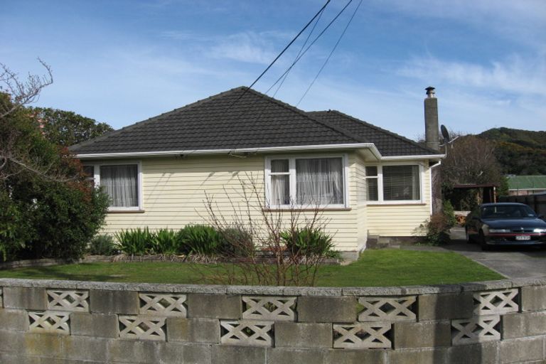 Photo of property in 129 Wise Street, Wainuiomata, Lower Hutt, 5014