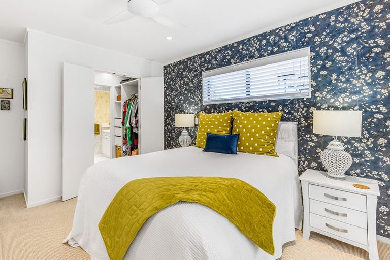 Photo of property in 9 Westpark Drive, West Harbour, Auckland, 0618