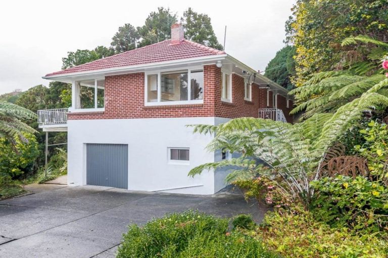 Photo of property in 663 South Titirangi Road, Titirangi, Auckland, 0604