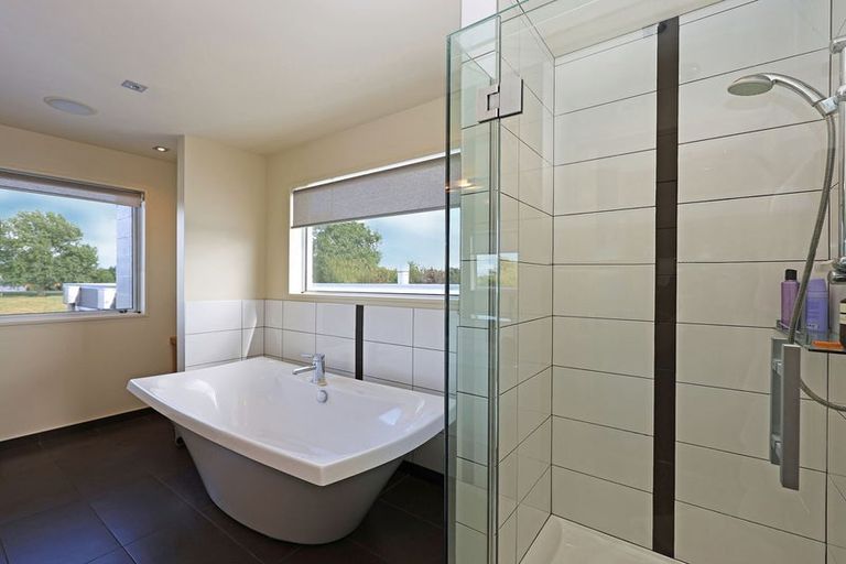 Photo of property in 141 Awamoa Road, Holmes Hill, Oamaru, 9401