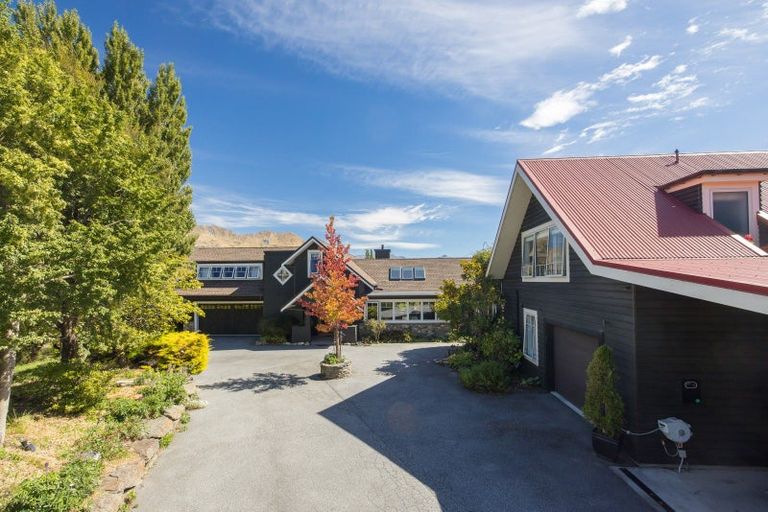Photo of property in 270 Beacon Point Road, Wanaka, 9305