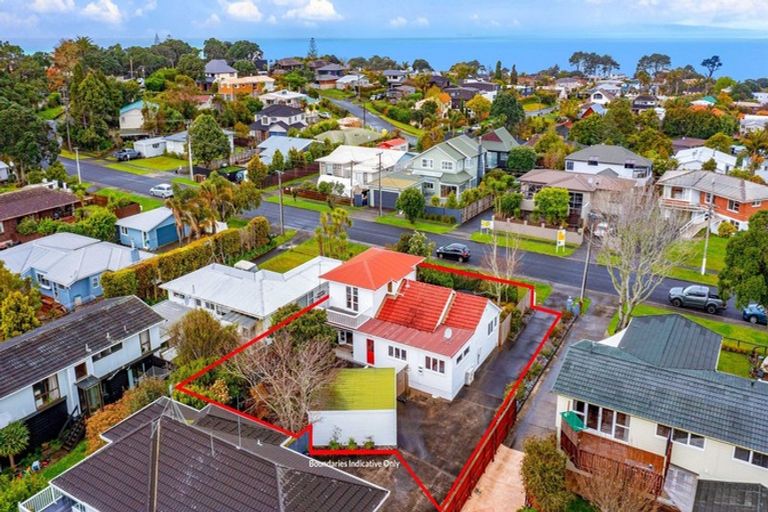 Photo of property in 1/42 Toroa Street, Torbay, Auckland, 0630