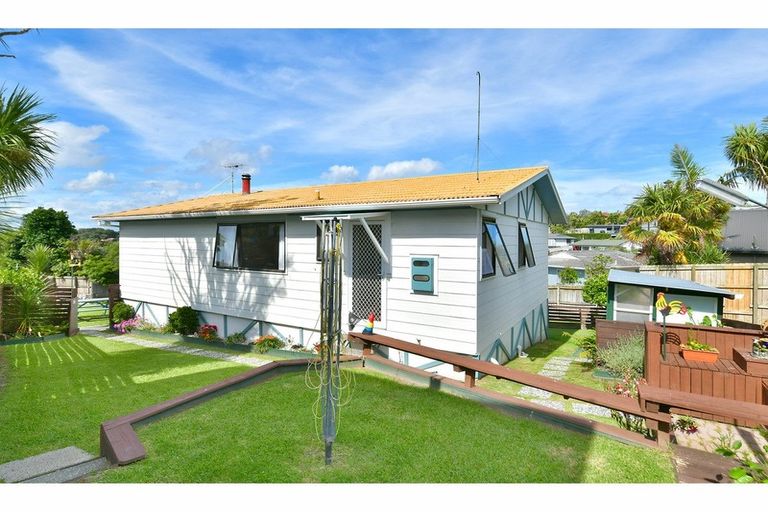 Photo of property in 15b Gilshennan Valley, Red Beach, 0932