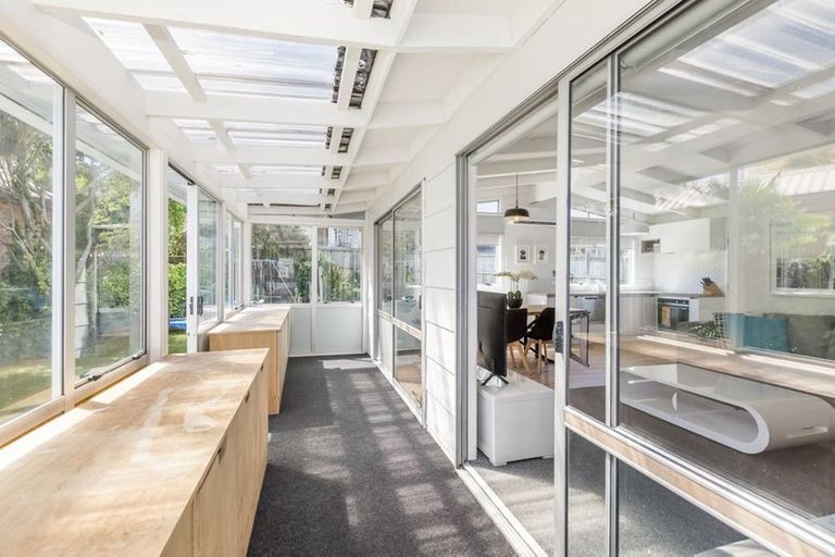 Photo of property in 5b Eagle Place, Red Beach, 0932