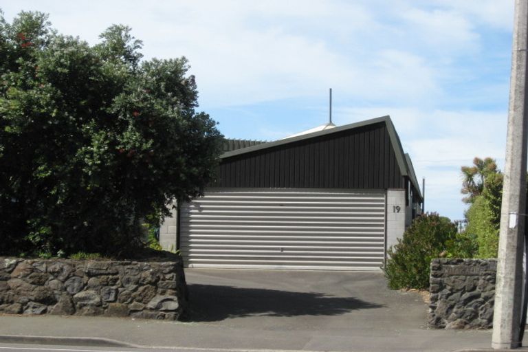 Photo of property in 19 Main Road, Redcliffs, Christchurch, 8081