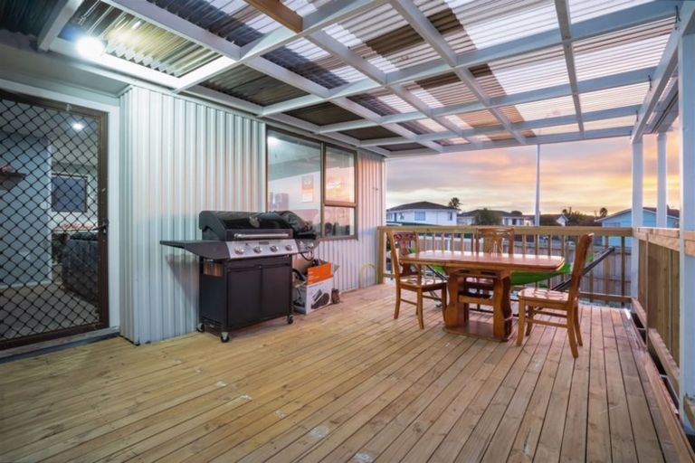 Photo of property in 6 Lema Place, Clover Park, Auckland, 2019