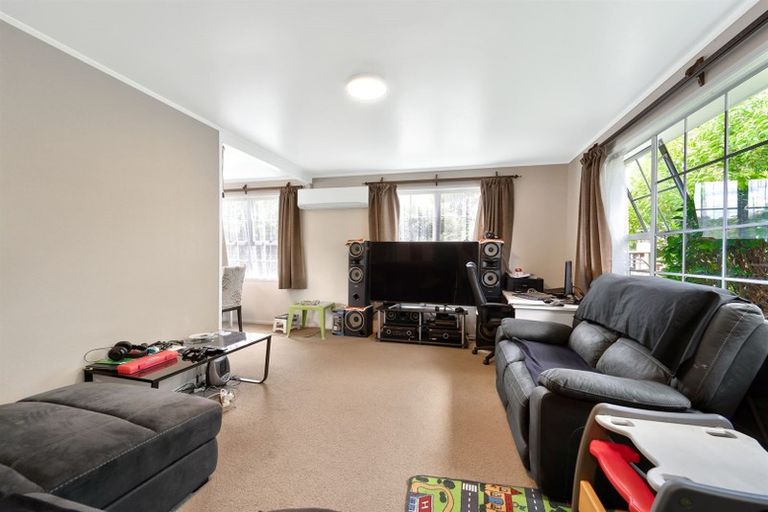 Photo of property in 50 Oaktree Avenue, Browns Bay, Auckland, 0630