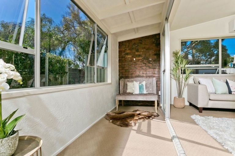 Photo of property in 1/15 Omana Road, Milford, Auckland, 0620