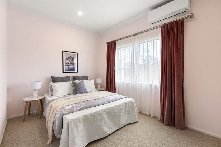 Photo of property in 1042 Great North Road, Point Chevalier, Auckland, 1022