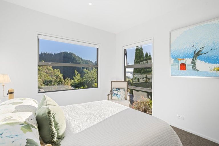 Photo of property in 16 Harbour View Heights, Picton, 7220