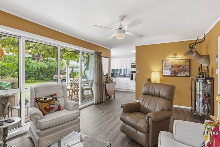 Photo of property in 49a Olive Terrace, Paraparaumu Beach, Paraparaumu, 5032