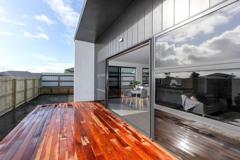 Photo of property in 13 Desmond Place, Bell Block, New Plymouth, 4312