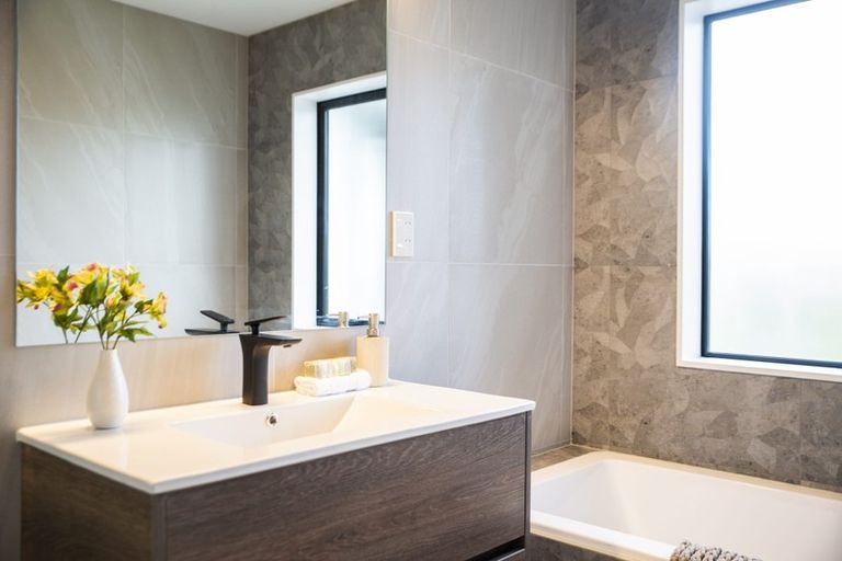 Photo of property in 70 Thomas Road, Flat Bush, Auckland, 2019