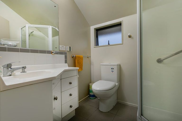 Photo of property in 2/35 Channel View Road, Campbells Bay, Auckland, 0630
