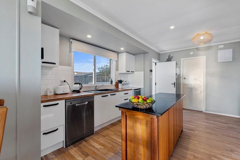 Photo of property in 343 Pukehina Parade, Pukehina, Te Puke, 3189