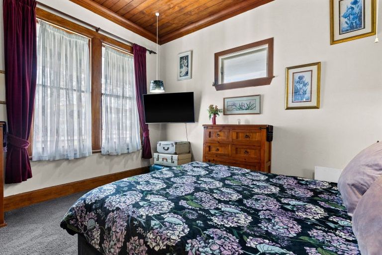 Photo of property in 18 Lee Road, Taradale, Napier, 4112