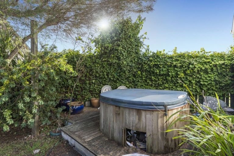 Photo of property in 32 Harapaki Road, Meadowbank, Auckland, 1072