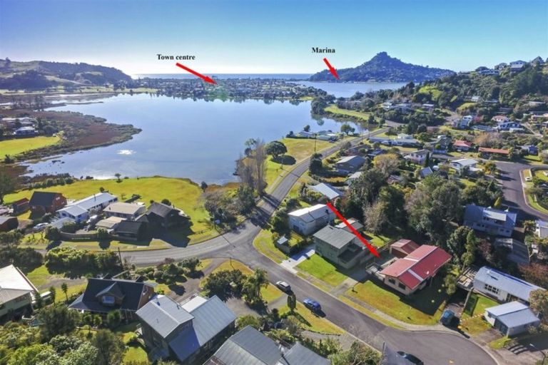 Photo of property in 6 Ailsa Place, Tairua, 3508