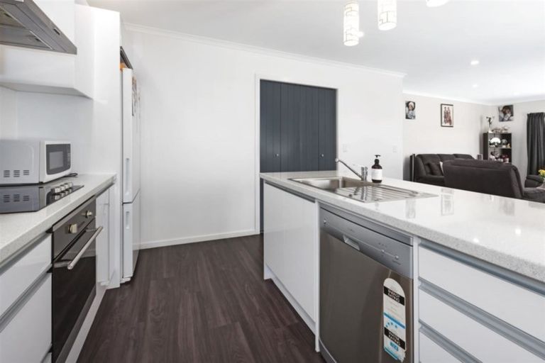 Photo of property in 12 Whitehouse Road, Titahi Bay, Porirua, 5022