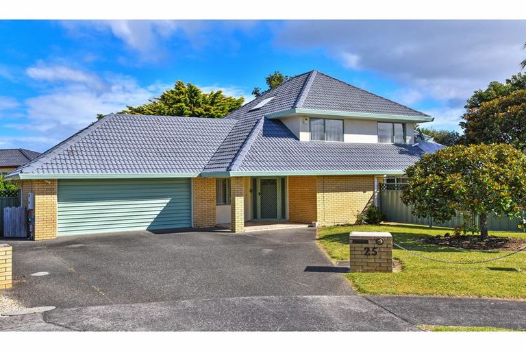 Photo of property in 25 Eiger Place, Northpark, Auckland, 2013