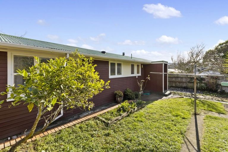 Photo of property in 22 Tanekaha Street, Stokes Valley, Lower Hutt, 5019