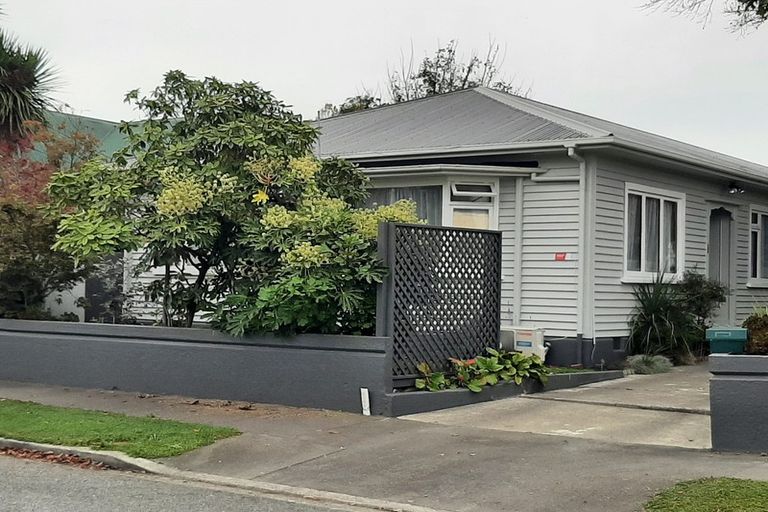 Photo of property in 118 Holly Road, St Albans, Christchurch, 8014