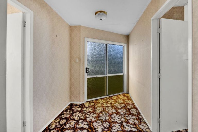 Photo of property in 16 Old South Road, Okato, 4335