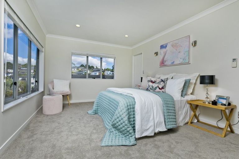Photo of property in 15 Hornbill Drive, Fairview Heights, Auckland, 0632
