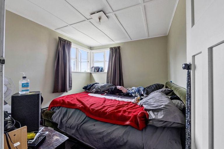 Photo of property in 2 Laurent Vc Street, Hawera, 4610