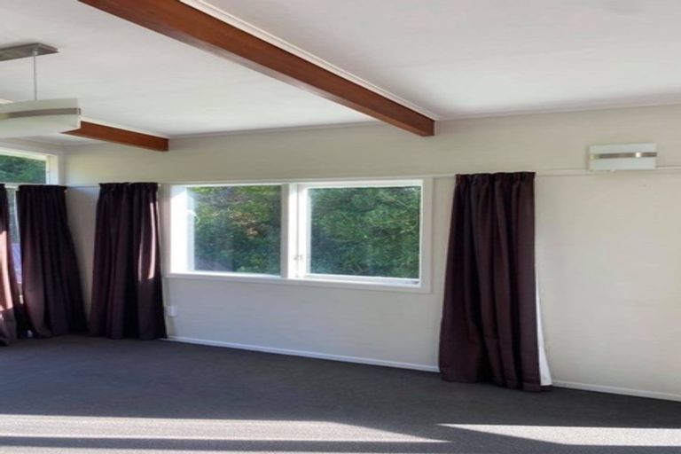Photo of property in 50 Makara Road, Karori, Wellington, 6012