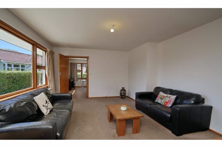 Photo of property in 80 Avonhead Road, Avonhead, Christchurch, 8042