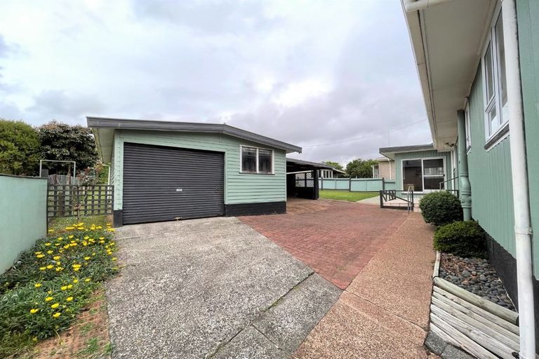 Photo of property in 109 Wallace Road, Mangere Bridge, Auckland, 2022
