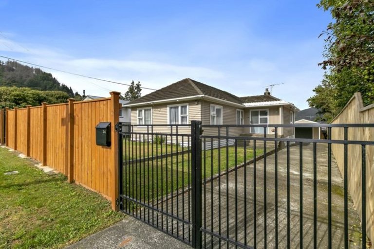Photo of property in 24 Castlerea Street, Wainuiomata, Lower Hutt, 5014