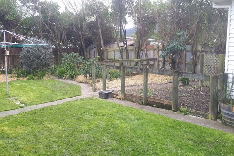 Photo of property in 70 Brandon Street, Featherston, 5710