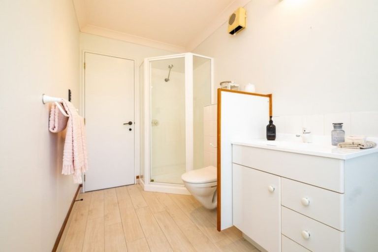 Photo of property in 20b Seapoint Road, Bluff Hill, Napier, 4110