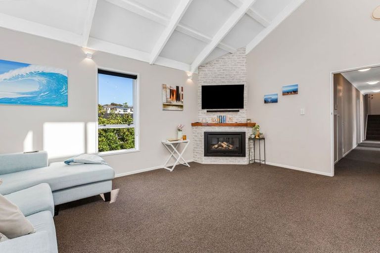 Photo of property in 25 The Companionway, Whitby, Porirua, 5024