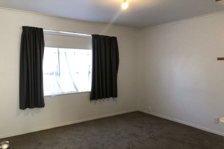 Photo of property in 30 Penfold Place, Henderson, Auckland, 0610