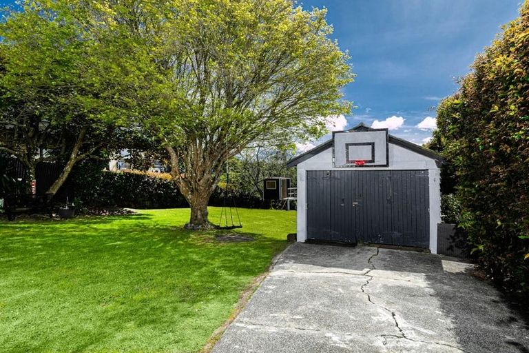 Photo of property in 109 Browns Bay Road, Browns Bay, Auckland, 0630