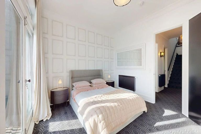 Photo of property in 322 Oriental Parade, Oriental Bay, Wellington, 6011