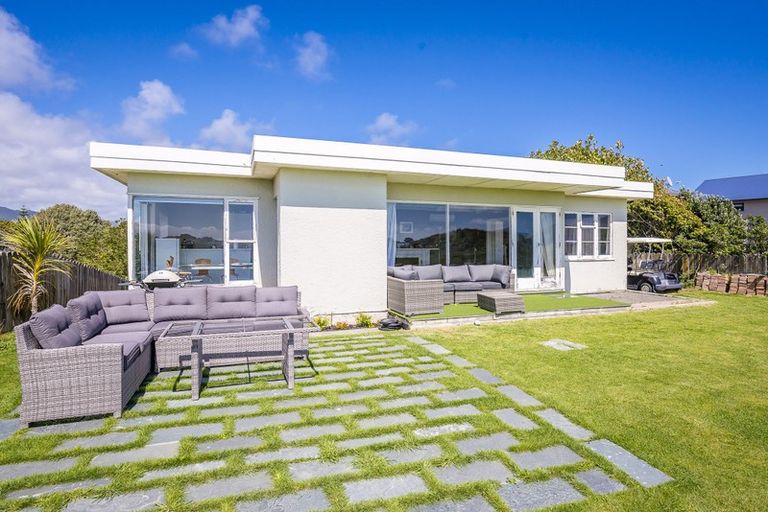Photo of property in 15 Eatwell Avenue, Paraparaumu Beach, Paraparaumu, 5032