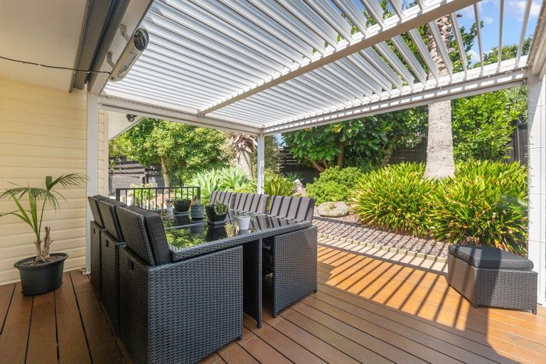Photo of property in 190 Welcome Bay Road, Welcome Bay, Tauranga, 3112
